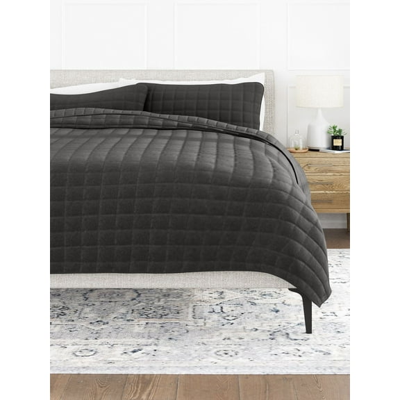 Lightweight Wrinkle Resistant Quilt Sets in Gray Square for King Bedding by Comfort Canopy