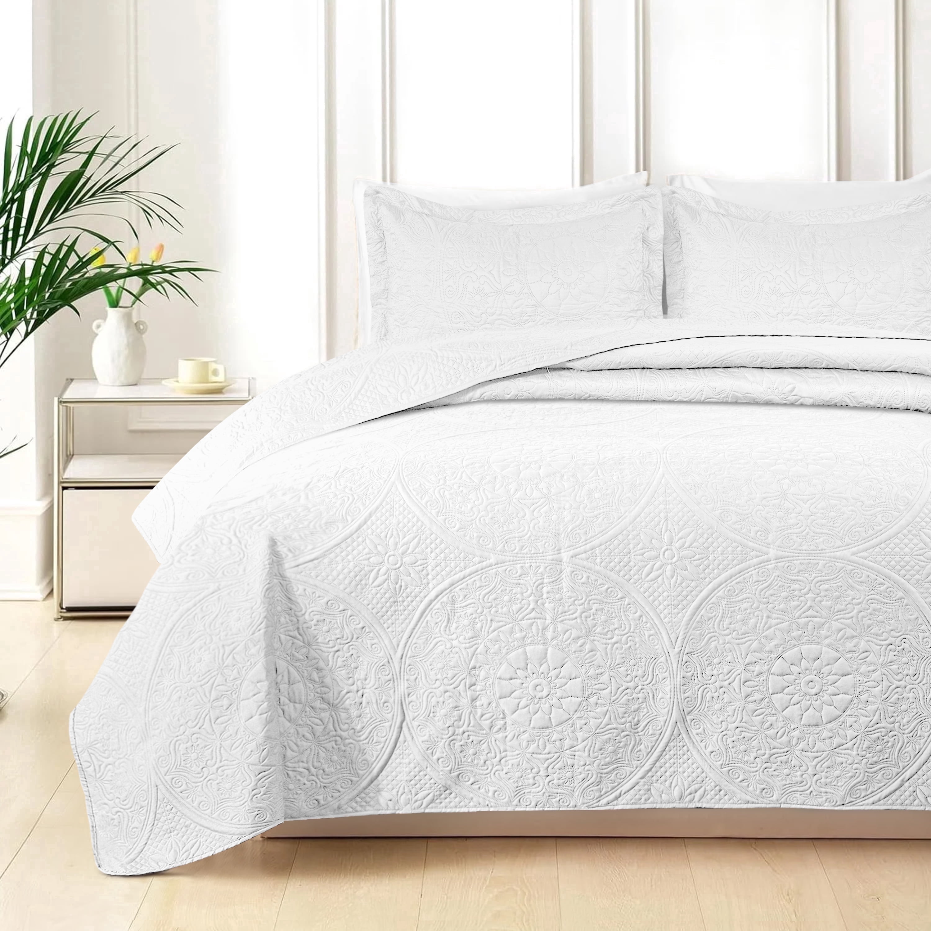 King Quilt Set - Lightweight Summer Bedspread Bedding Set for All Season, 3 Piece (1 Quilt, 2 Pillow Shams)