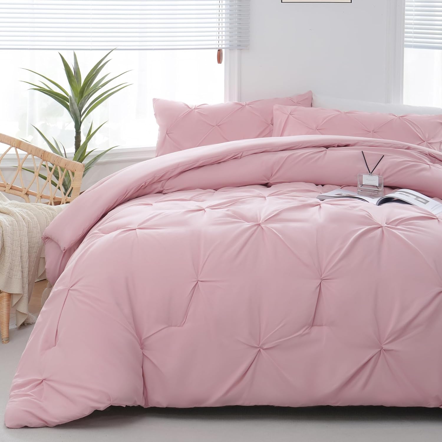 King Size Comforter Set - 3 Pieces Cute Pintuck Bedding Comforter Sets ...