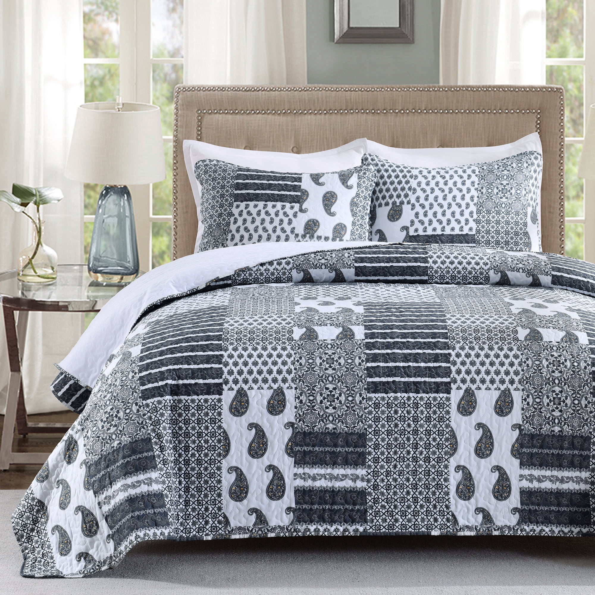 King Size Quilt Set, GREAGLE 3-Piece Warm Lightweight Rustic Farmhouse Grey Coverlet Patchwork Full Bedspreads Set with Pillow Shams, 104x90 inch, Gray Paisley Plaid Print
