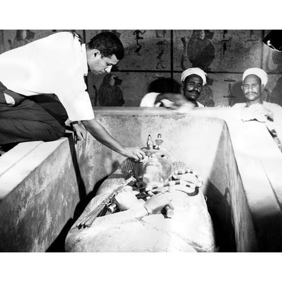 King Tutankhamen'S Tomb History (36 x 24)