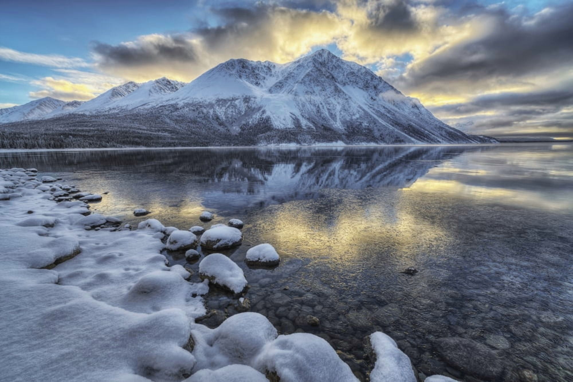 Kings Throne and Kathleen Lake at sunset in the Yukons Kluane National Park Yukon Canada Canvas Art - Robert Postma Design Pics (19 x 12)