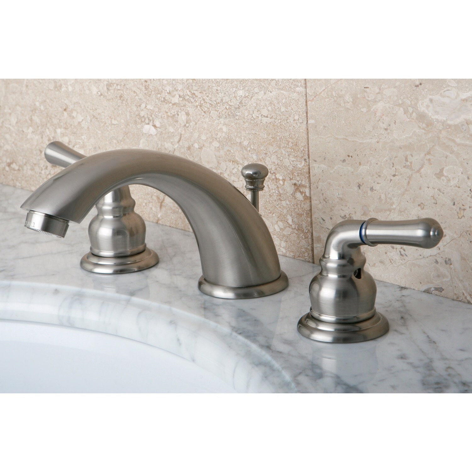 Kingston Brass Magellan Waschtischarmatur – Doppelhebel, Gebürstetes Nickel, Wassersparend 1,5 GPM