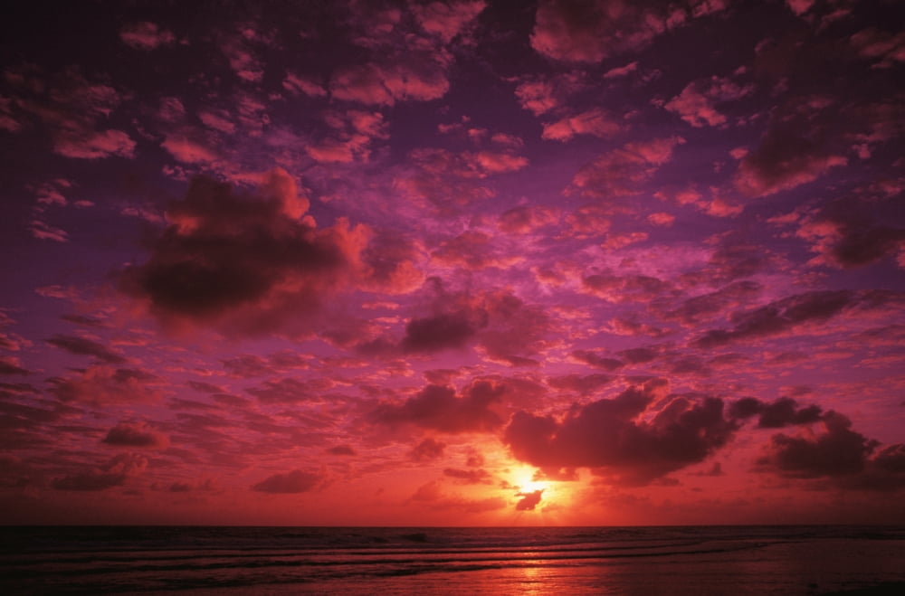 Kiribati Kiritimati (Christmas Island) Colorful Sunset Over The Ocean Canvas Art - Ron Dahlquist Design Pics (17 x 11)