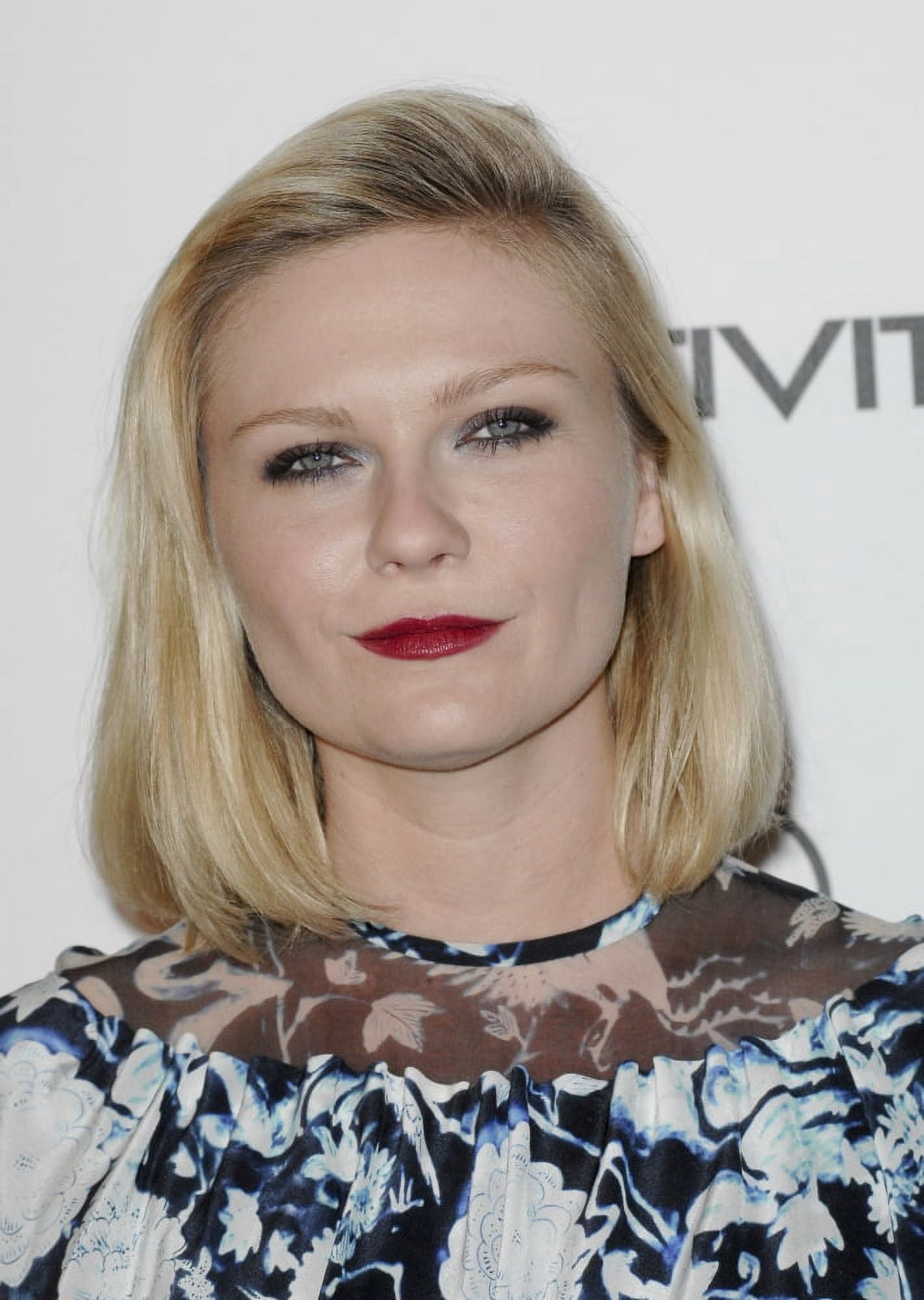 Kirsten Dunst At Arrivals For The Art Of Elysium Fourth Annual Black Tie Charity Gala Heaven Canvas Art - (16 x 20)