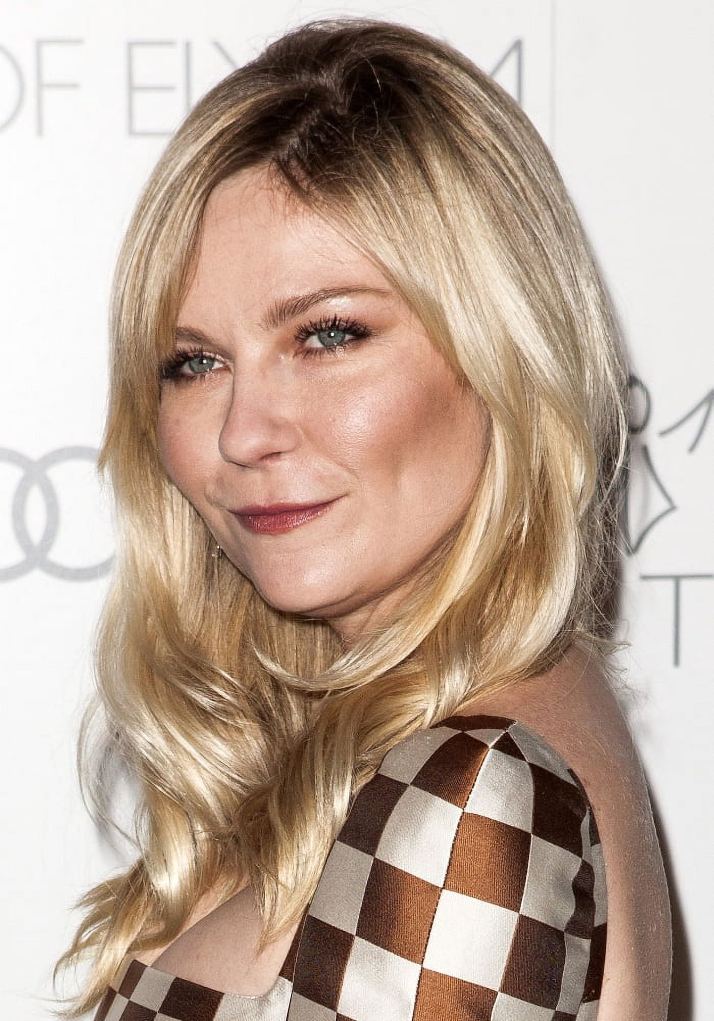 Kirsten Dunst At Arrivals For The Art Of Elysium Heaven Gala Canvas Art - (16 x 20)