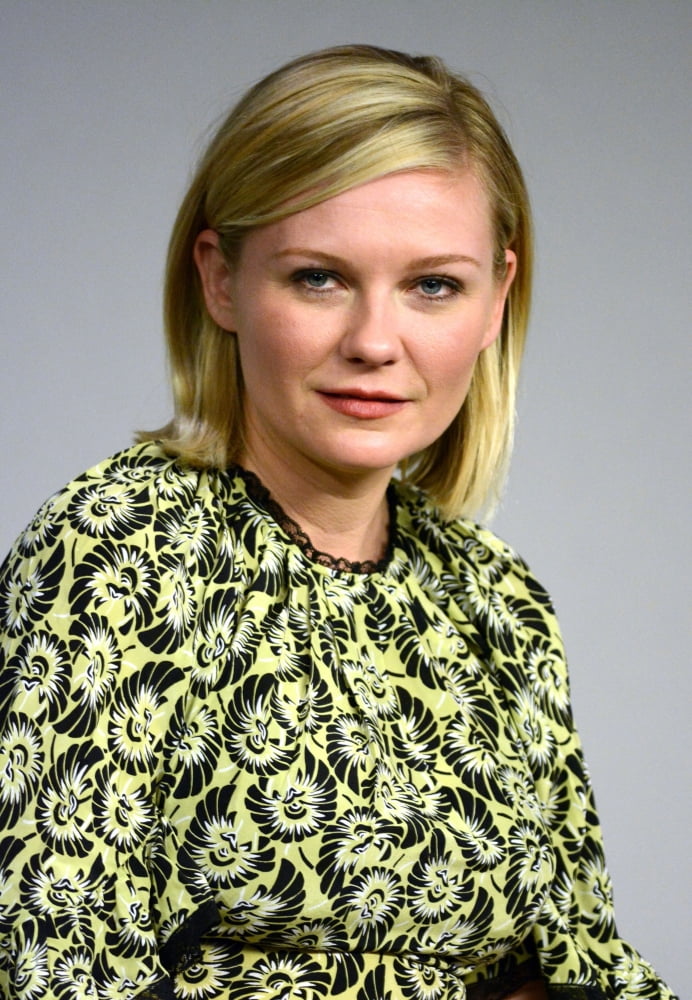 Kirsten Dunst At In-Store Appearance For Meet The Filmmaker Midnight Special Canvas Art -  (16 x 20)
