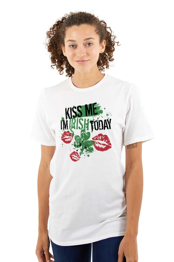 Kiss Me I'm Irish St Patrick's Day Women's Graphic T Shirt Tees Brisco Brands L