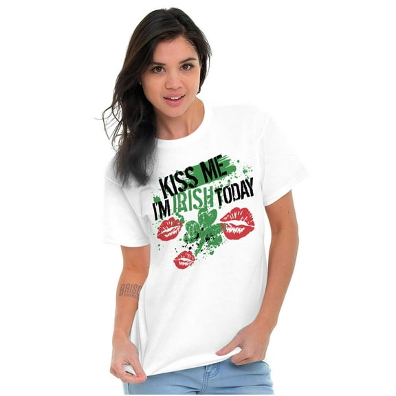 Kiss Me I'm Irish St Patrick's Day Women's Graphic T Shirt Tees Brisco Brands S