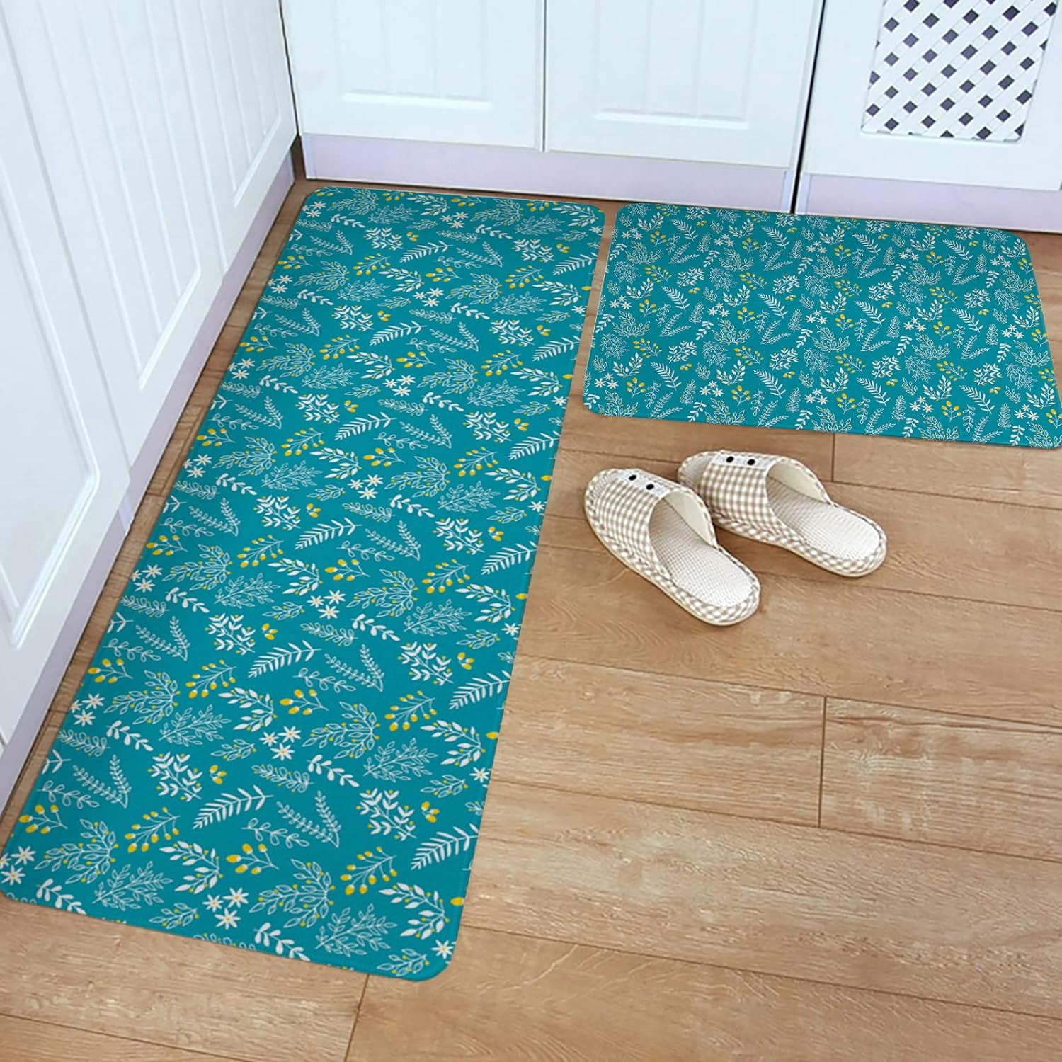 Kitchen Rug Mat Christmas Holly Berry Turquoise, Set of 2, Anti-Fatigue Non-Skid Washable Kitchen Runner Rugs, Soft Comfort Rug for Kitchen, Floor Home, Front of Sink, Laundry