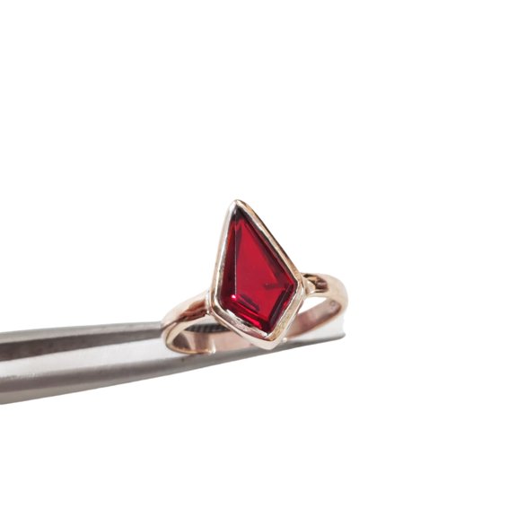 Kite Shape Garnet Ring, Natural Garnet Ring, January Birthstone, 925 Sterling Silver, Womens Ring, Stackable Ring, Dainty Minimal Ring, Statement Jewelry, Micron Plating, Christmas Gift, Tiny Ring