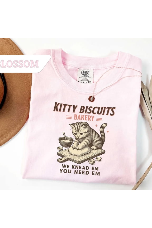 "Kitty Biscuits Bakery" Cat Kneading T-Shirt – Humorous Feline Chef Tee for Cat Lovers & Bakers