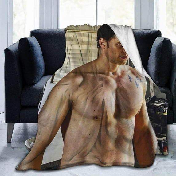 Klaus Mikaelson Fleece Blanket Throw Blanket for Couch - Cozy Luxury Bed Blanket Microfiber and Throws for Sofa