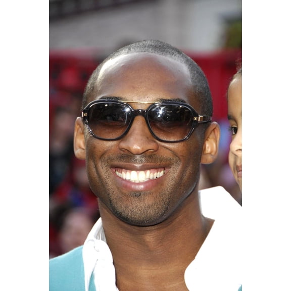 Kobe Bryant At Arrivals For Premiere Of Pirates Of The Caribbean At World'S End, Disneyland, Anaheim, Ca, May 19, 2007. Photo By Michael GermanaEverett Collection Celebrity (8 x 10)