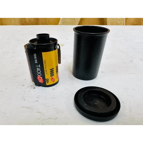 Kodak Pro T400 Cn C41 Black & White Film Ei 135/36 - Expired - No Box