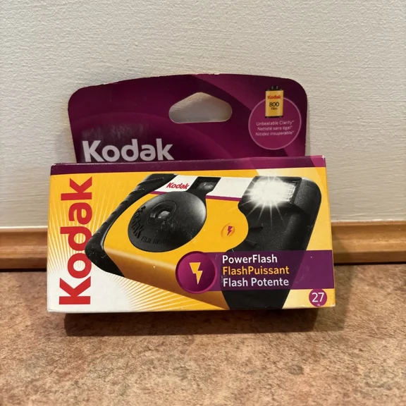 Kodak Single Use Film Camera 27 Exposures W/Powerflash Brand New Sealed Expired