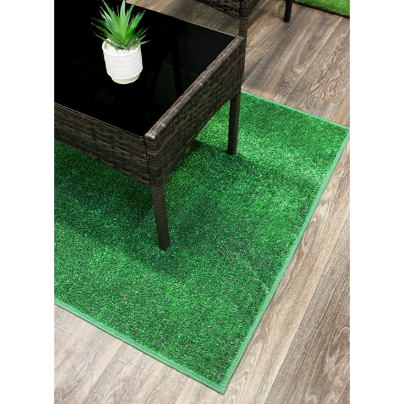 Koeckritz Rugs Green Pasture Indoor/Outdoor Artificial Grass Rug, 4'x18', Lightweight
