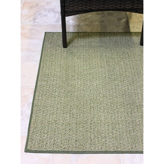 Koeckritz Rugs 9' Round Garden Escape Winter Grass Indoor/Outdoor Area Rug with Premium Edges