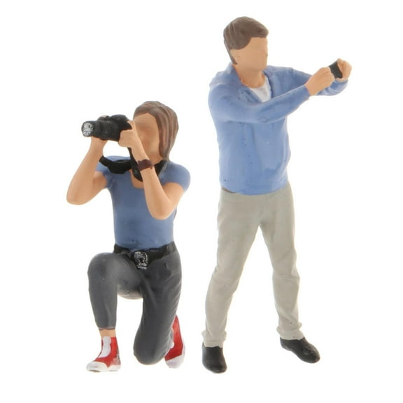 Kokiya 2pcs 1:64 Figure Painted Photographer Male Female Dolls Scene Layout S Scale