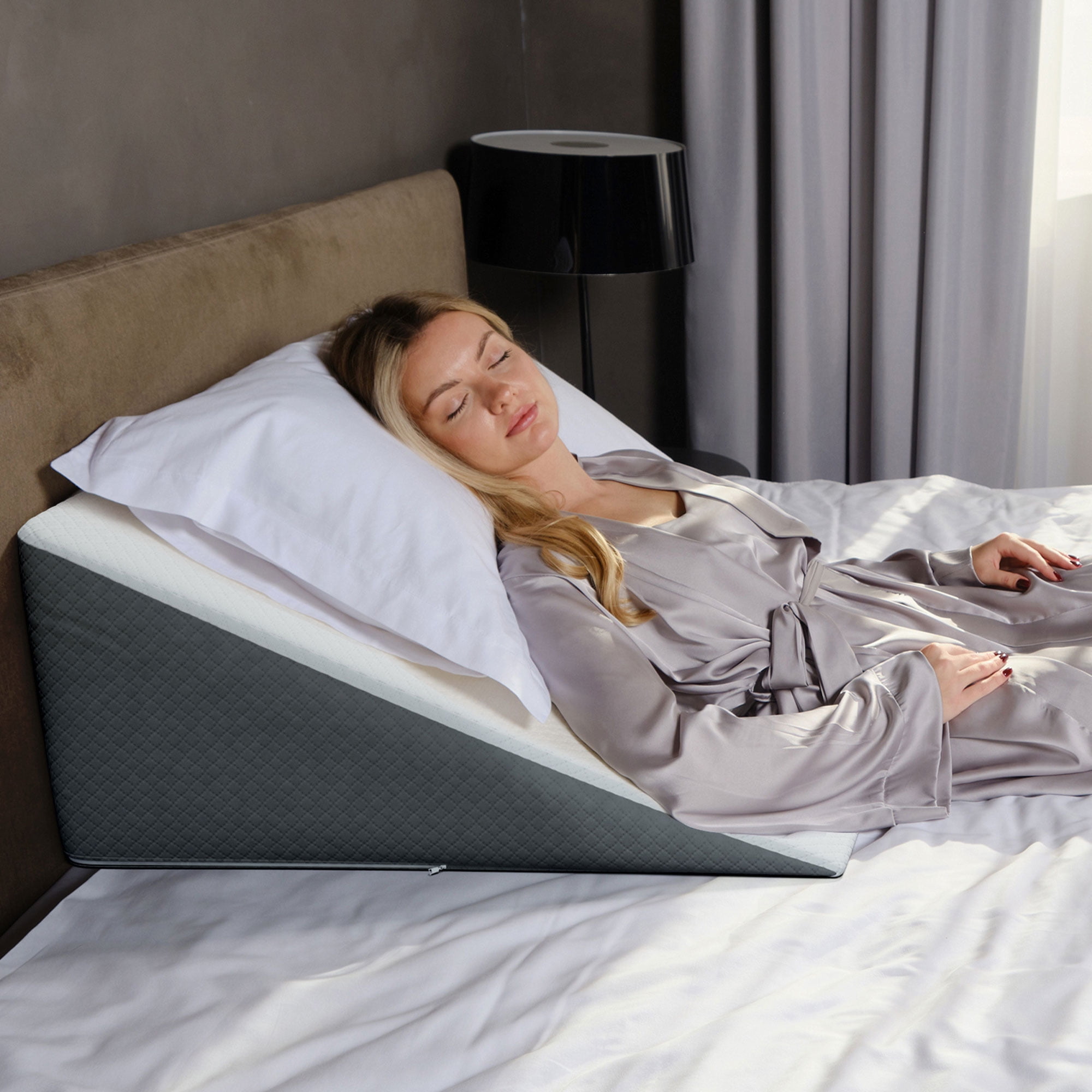 Luxurious 25x25x12 Memory Foam Bed Wedge Pillow with Jacquard Cover