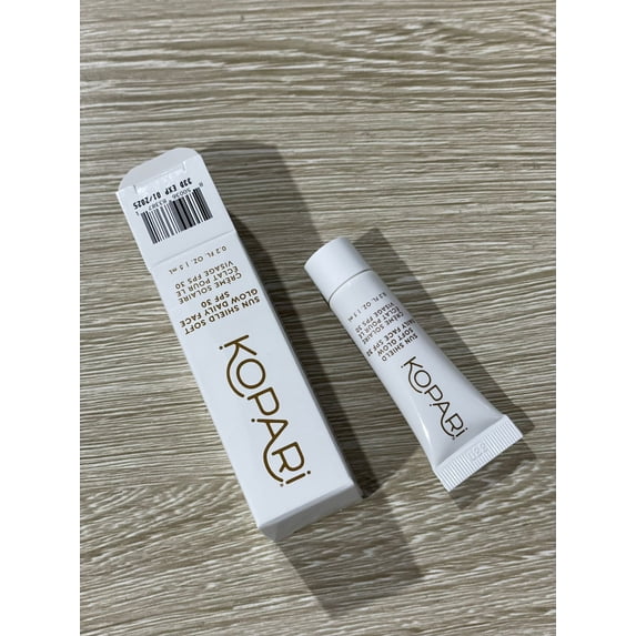 Kopari, Sunscreen Sun Shield Soft Glow Daily Face SPF 30, 0.2oz/5ml