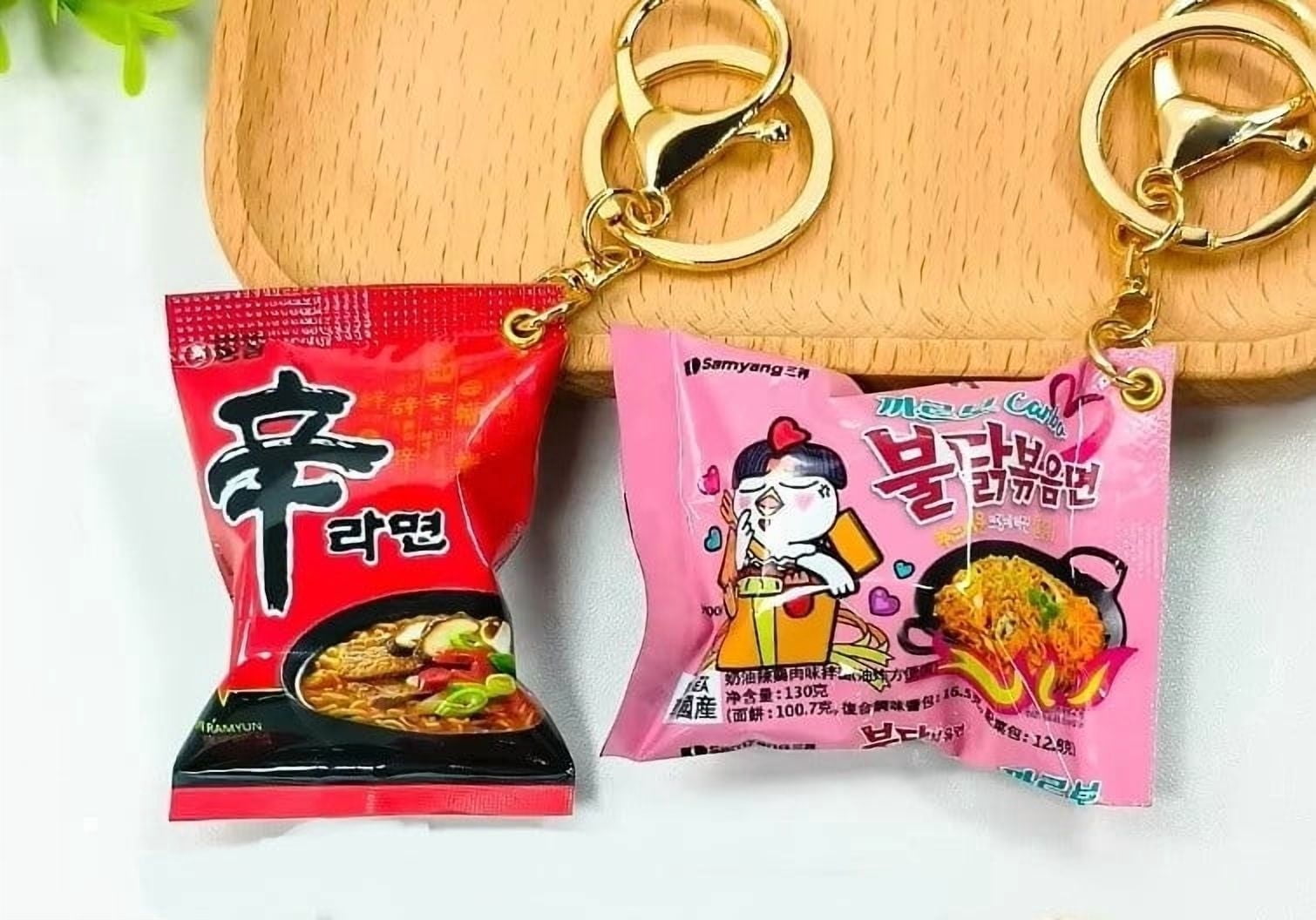 Korean Instant Noodle Keychain - Buldak Carbonara and Shin Ramen