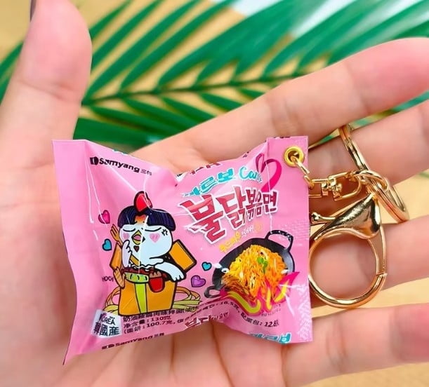 Korean Instant Noodle Keychain - Buldak Carbonara - Walmart.com