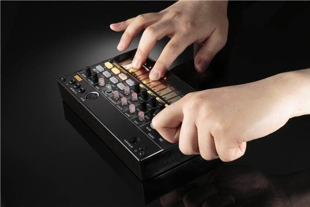 Korg Volca Beats Analog Drum Machine, Powerful Analog Sounds, Easy Editing