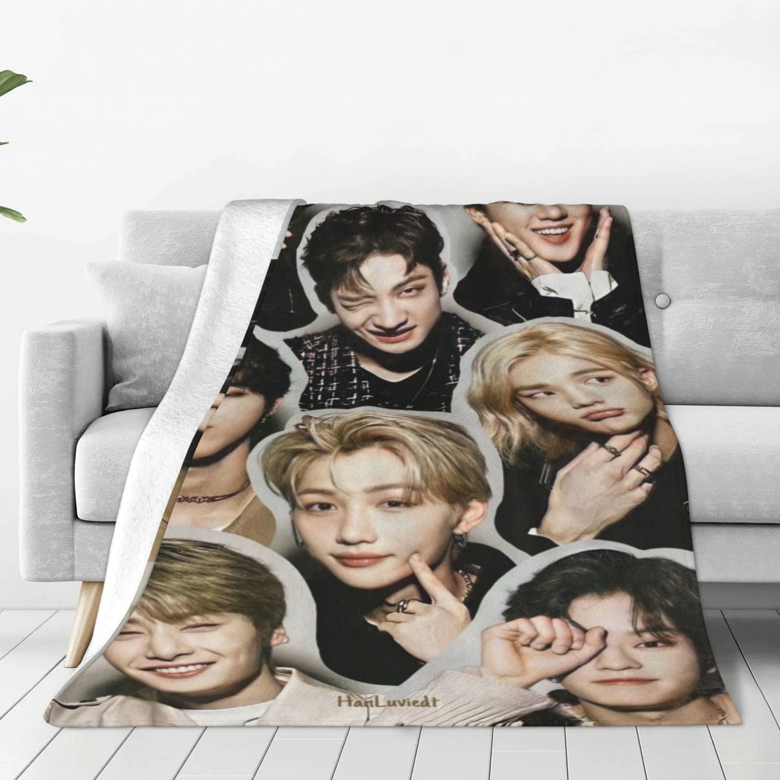 WAVESTEEᵀᴹ Stray Kids KARMA Fleece Blanket main image 0