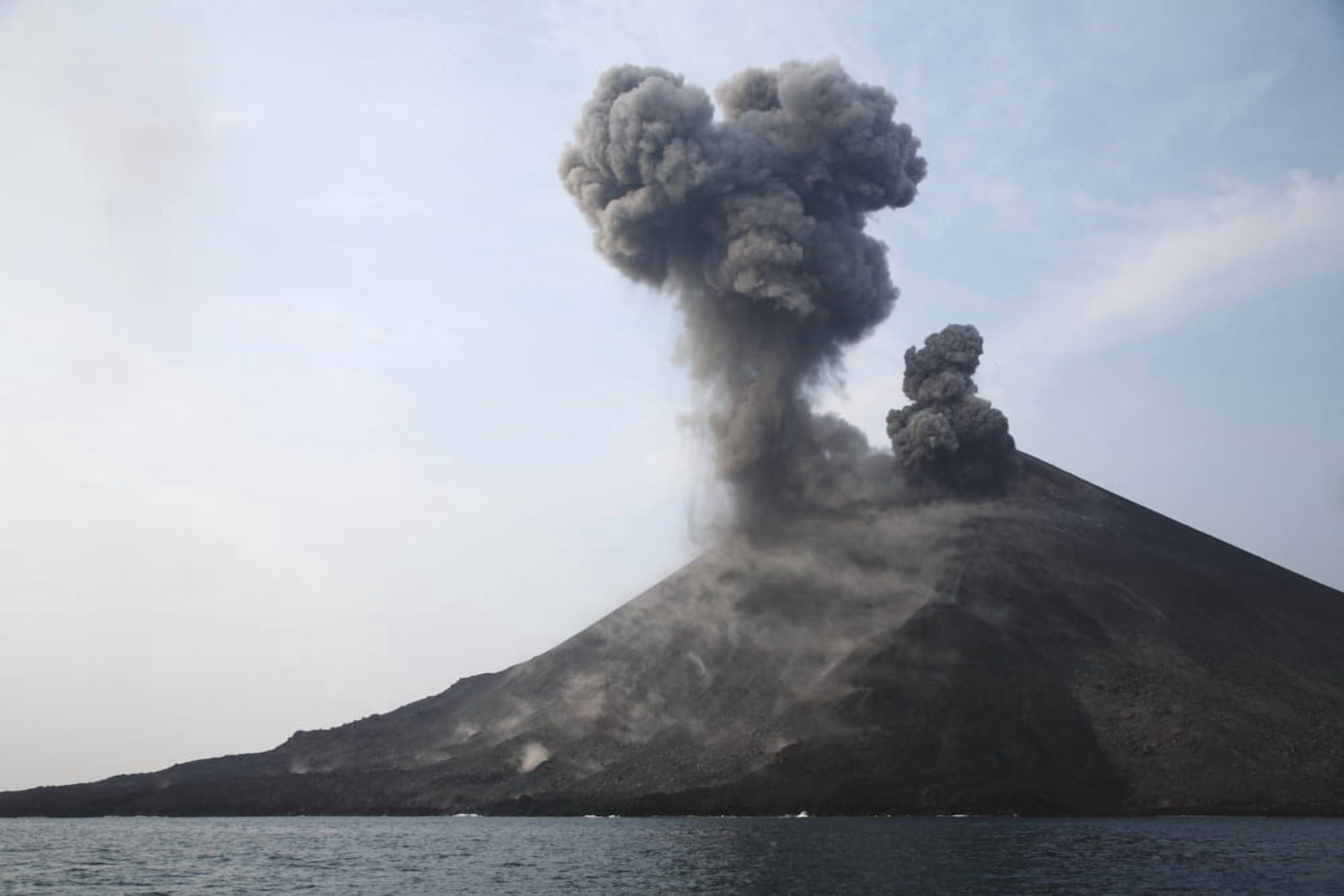 Krakatau eruption Sunda Strait Indonesia Canvas Art - Martin RietzeStocktrek Images (17 x 12)