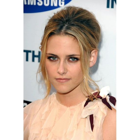 Kristen Stewart At Arrivals For L.A. Premiere Of Into The Wild Dga Director'S Guild Of America Theatre Los Angeles