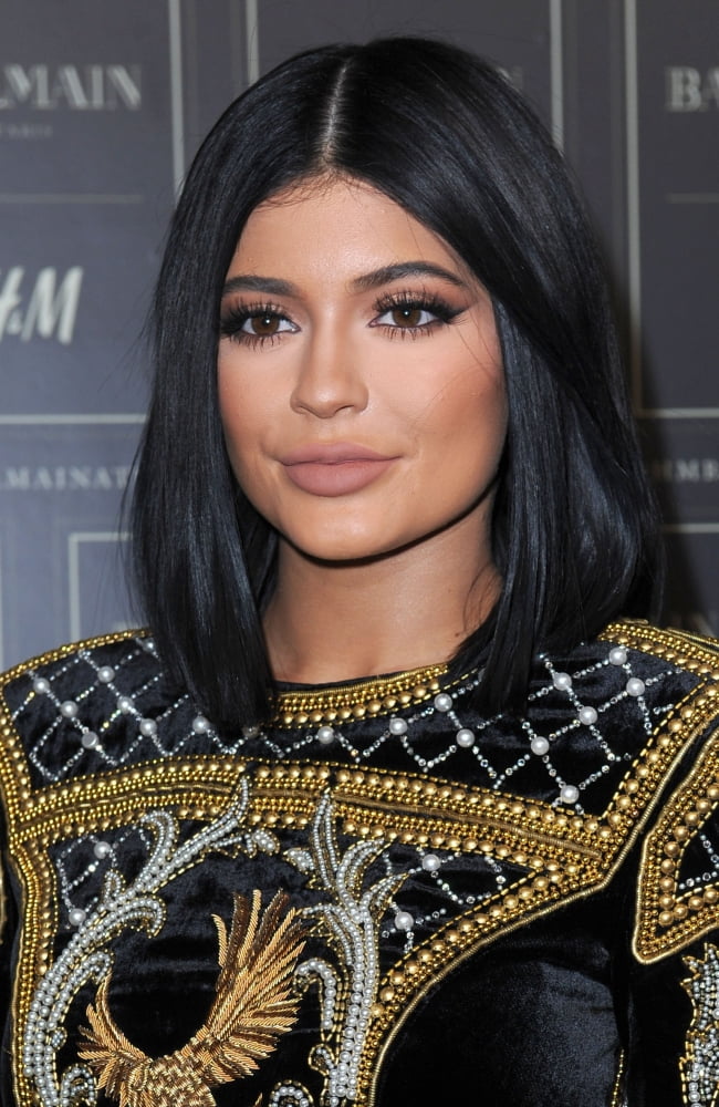 Kylie Jenner At Arrivals For Balmain X H&M Collection Launch - Arrivals Canvas Art - (16 x 20)