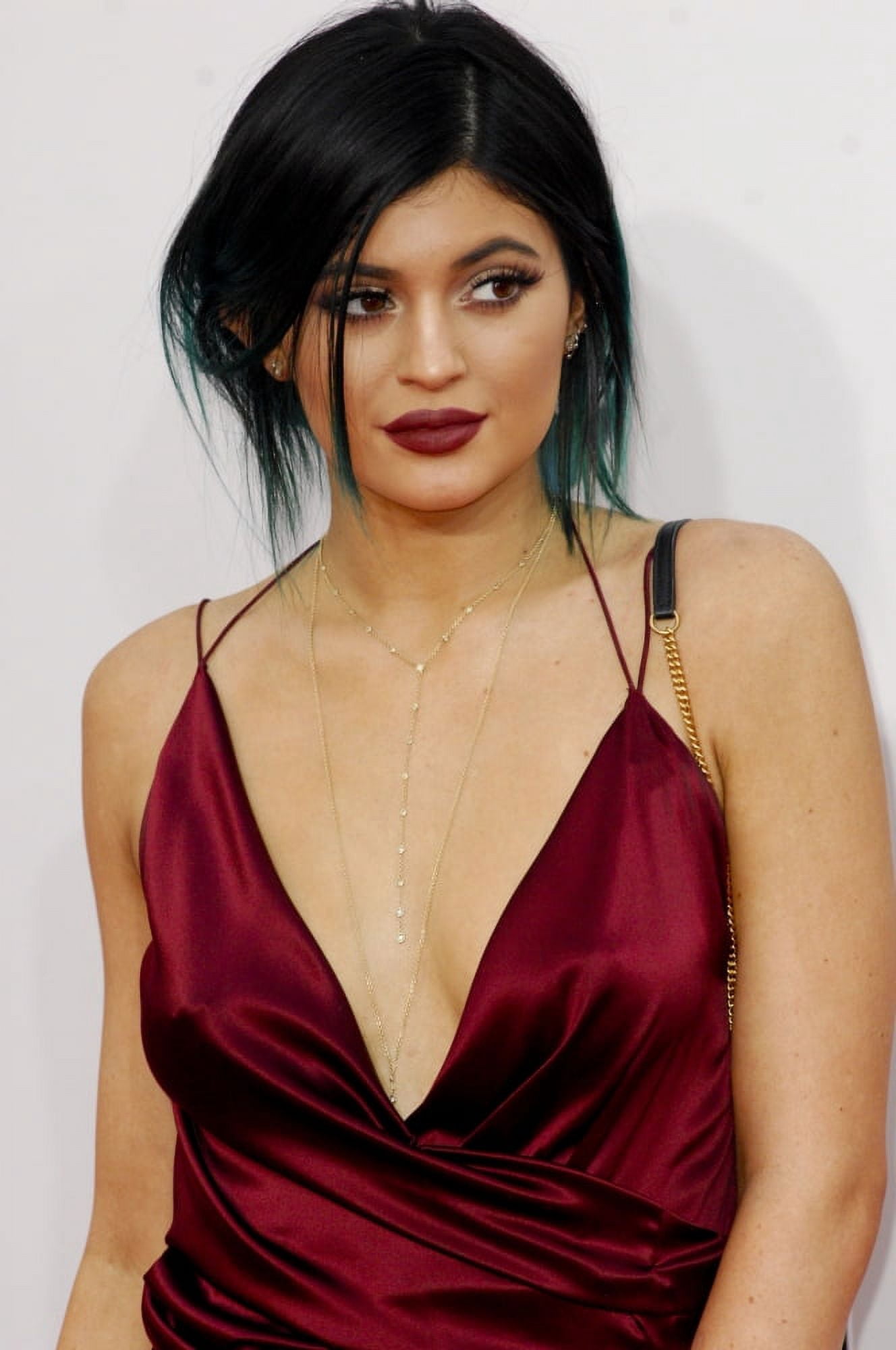 Kylie Jenner At Arrivals For The 42Nd Annual American Music Awards (Amas 2014) - Arrivals 2 Canvas Art -  (16 x 20)
