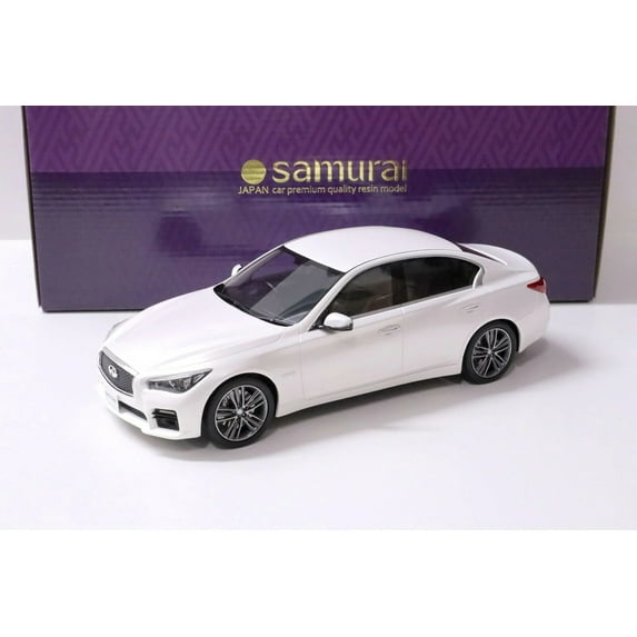 Kyosho Samurai 2015 Infiniti Skyline 350GT (4-door) Hybrid White 1:18 RESIN, SEALED (Copy)