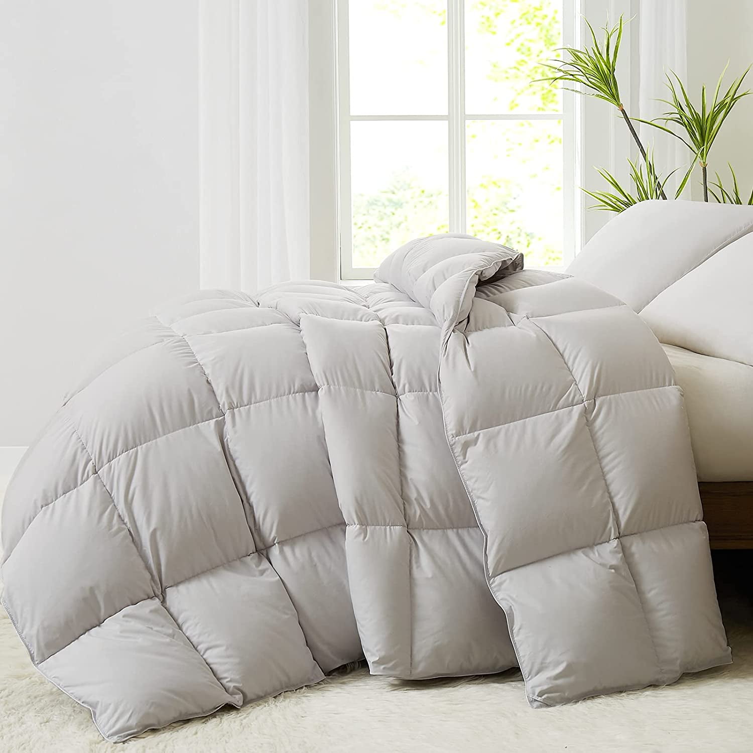 L'AGRATY AllSeason Goose Down Comforter Queen Size, Bedding Duvets
