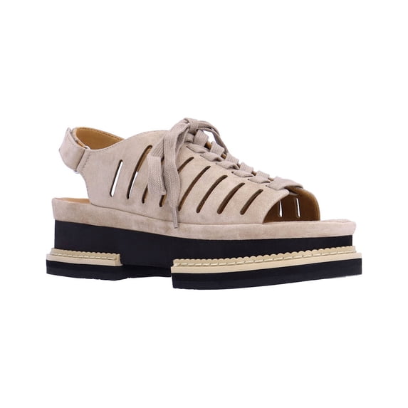 L'Amour Des Pieds Adriel