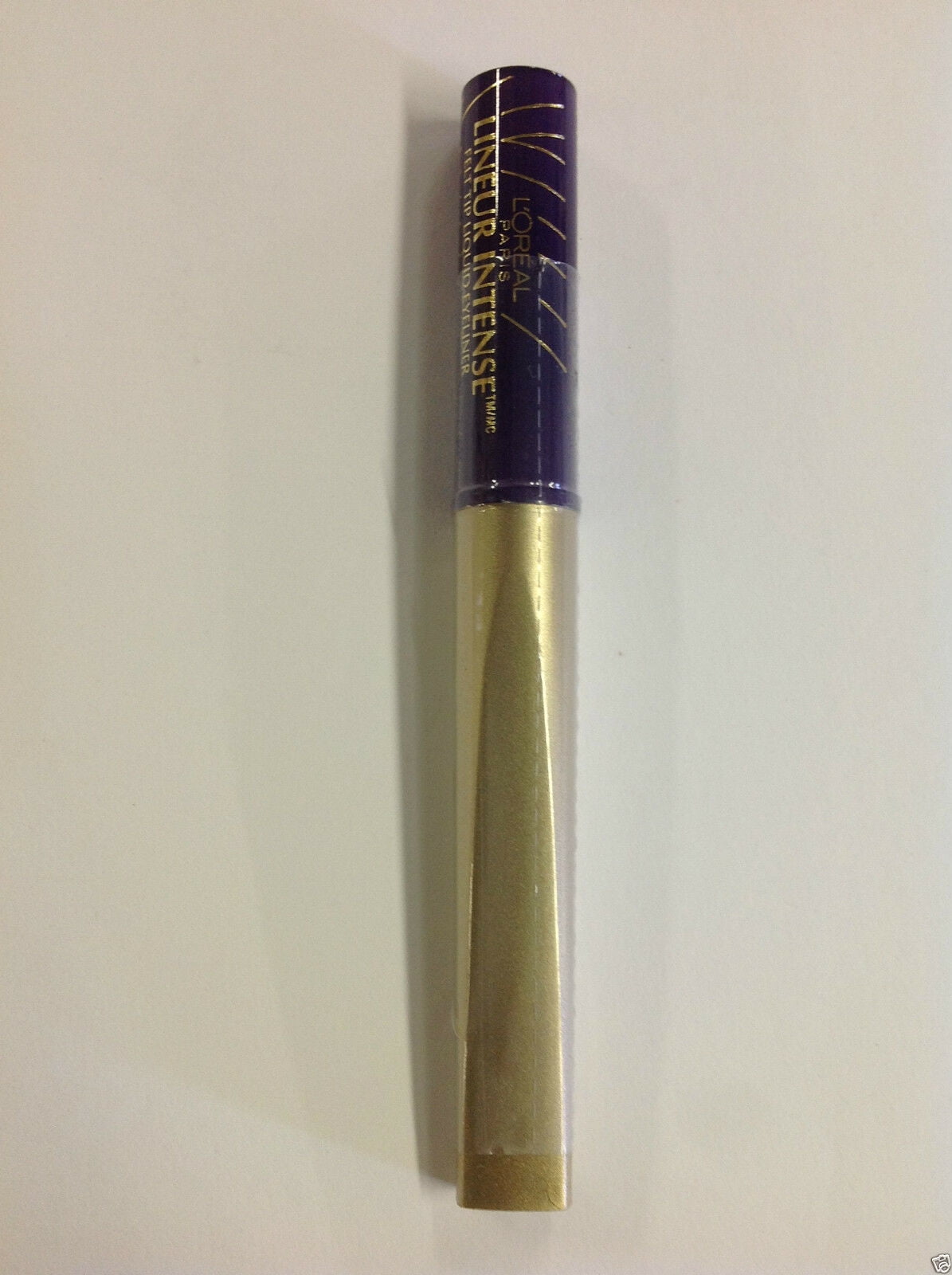 L'Oreal Lineur Intense Felt Tip Liquid Eyeliner DEFINED BY PLUM #710