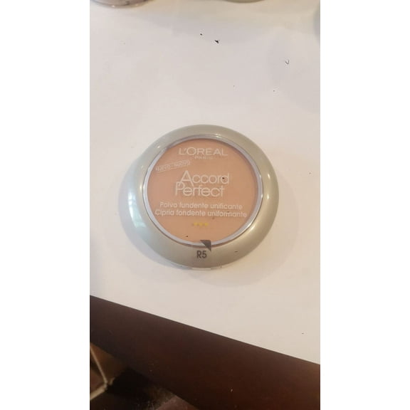 L'oreal accord perfect face powder rose sand r5