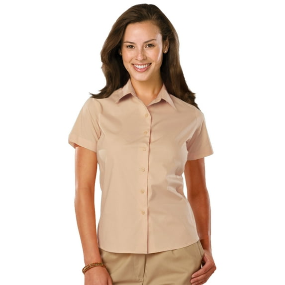 LADIES EASY CARE STRETCH SS POPLIN - NATURAL MEDIUM SOLID