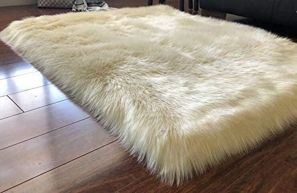 LAMBZY '' Lena Collection '' Faux Sheepskin Super Soft Hypoallergenic