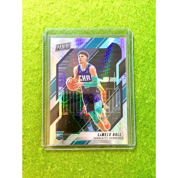 LAMELO BALL HYPER PRIZM SILVER ROOKIE CARD 2022 National LaMelo Ball 2021 VIP SP