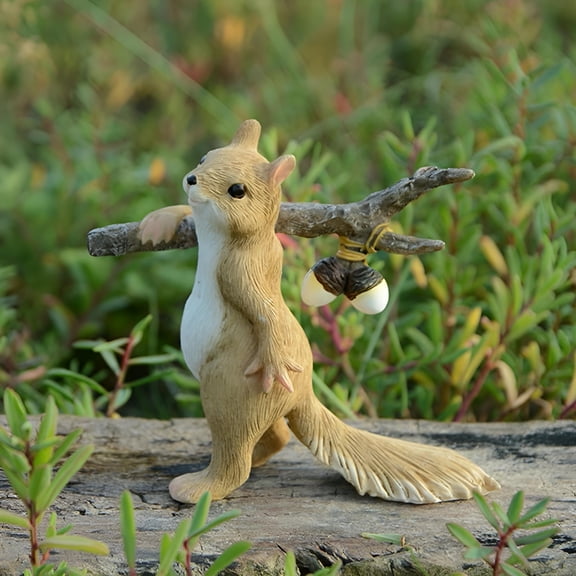 LAMIRO Resin Squirrel Statue Decorative Garden Sculpture Garden Decor For Outside Patio Yard Lawn Porch