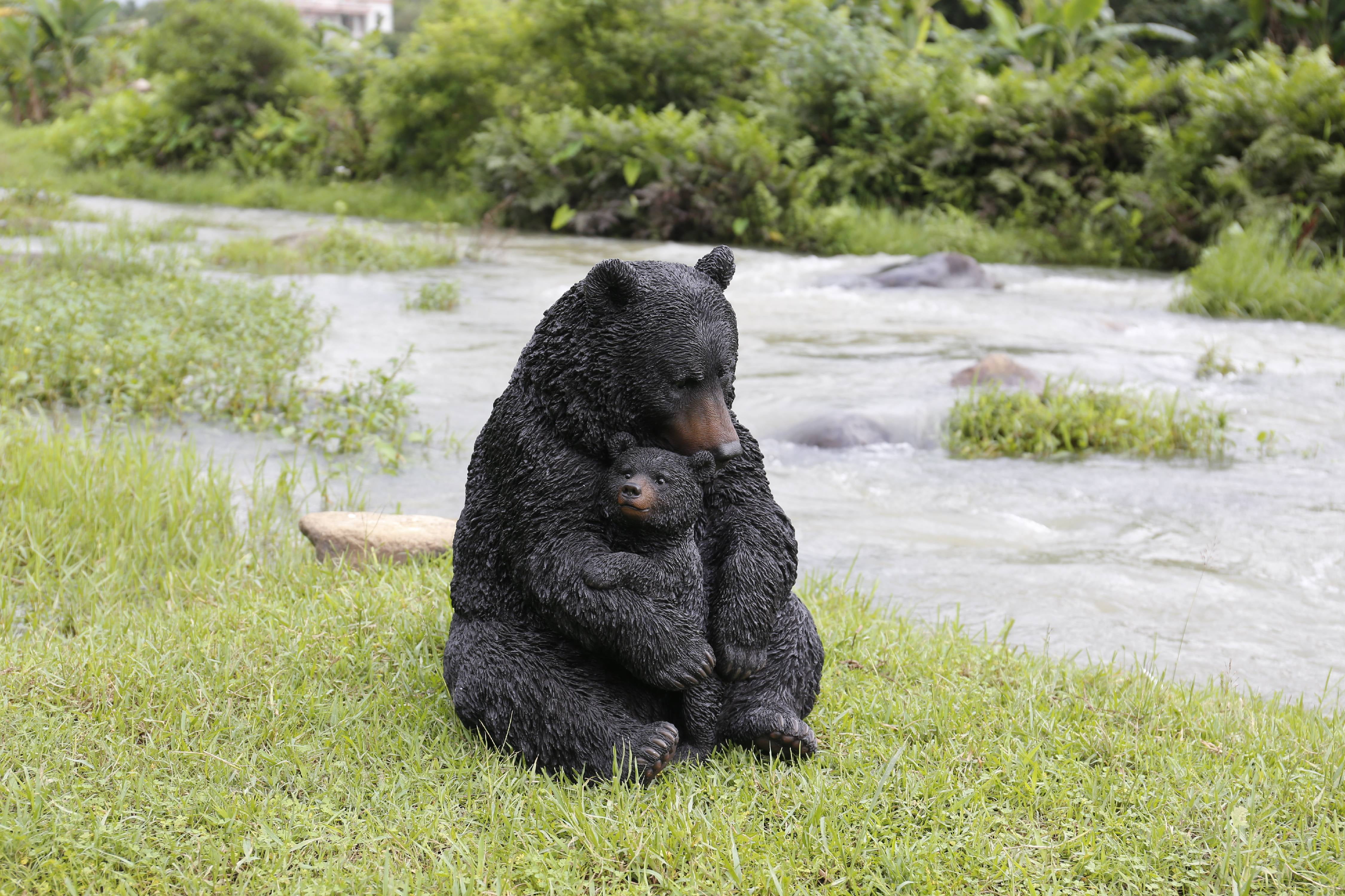 Large Black Polyresin Bear Mother and Child Garden Statue