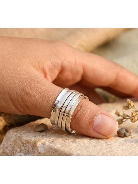 Elegant Silver Spinner Ring With Hammered Texture, Fidget Style Band For Adult Women Everyday Wear
