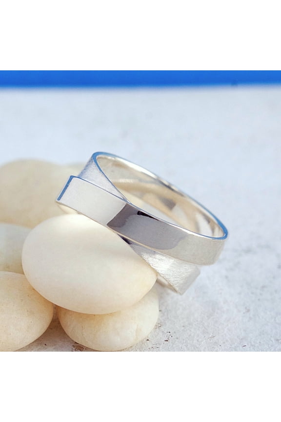 Sterling Silver Criss Cross Ring for Women, 925 Silver X Ring, Overlapping Band with Two-Texture Design, Modern Geometric Finger Ring, Minimalist Statement Jewelry