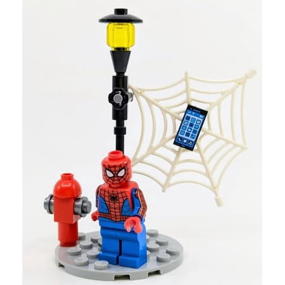 LEGO Marvel Superheroes: Spider-Man Minifigure with Street Light and Web - Ages 6+