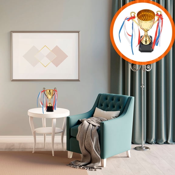 LEXSOMEO 2pcs Small Plastic Competition Trophy Delicate Winner Trophy Desktop Games Winner Trophy