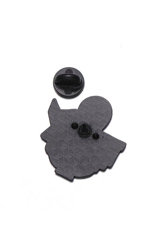O Unique Alien Badge Pin Stylish Newspaper Reading Alien Pin Eye Catching Brooch Alloy Material Perfect for Daily Life
