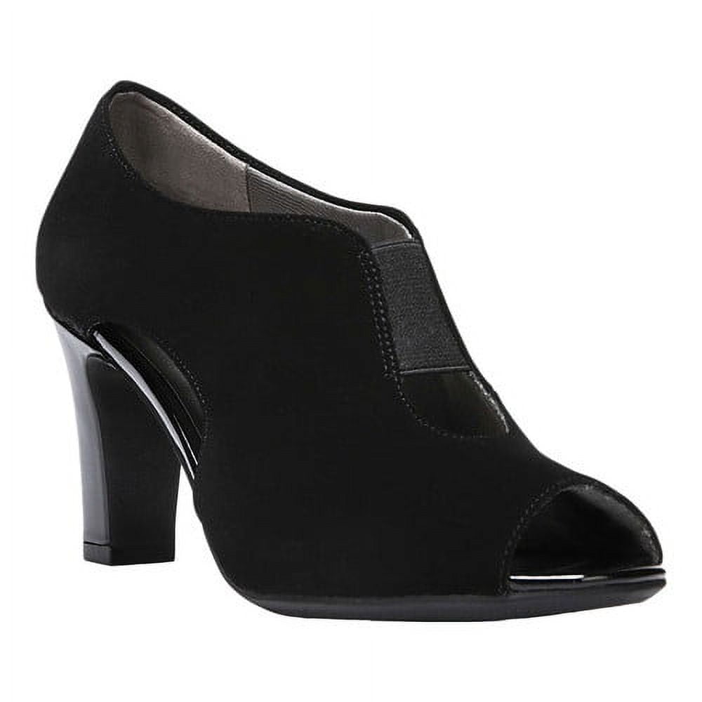 AQUA Womens Black Crocodile Embossed Chain Cushioned Lena Round Toe Block Heel Slip On Leather Heeled Loafers M main image 1
