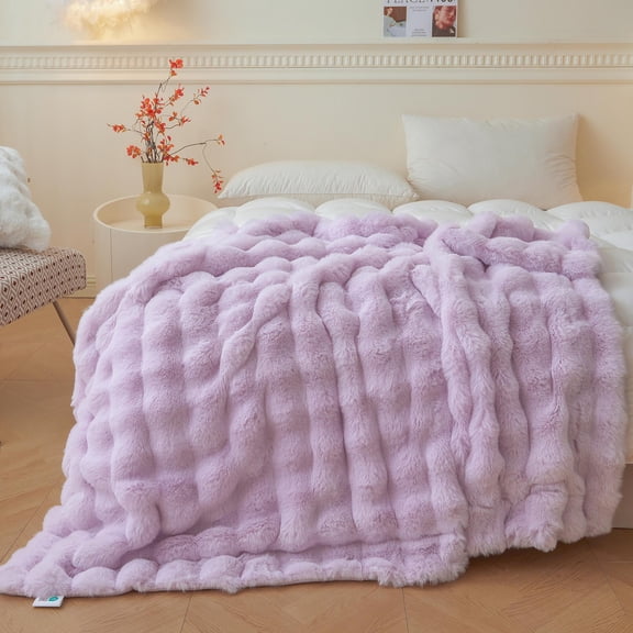LIFEREVO Fluffy Faux Rabbit Fur Bubble Throw, Plush Shaggy Blanket for Couch Sofa Chair, Soft Cute Furry Light Purple Blanket Adult Girls, Fuzzy Lap Throw for Bedroom Living Room, 50x60, Lavender
